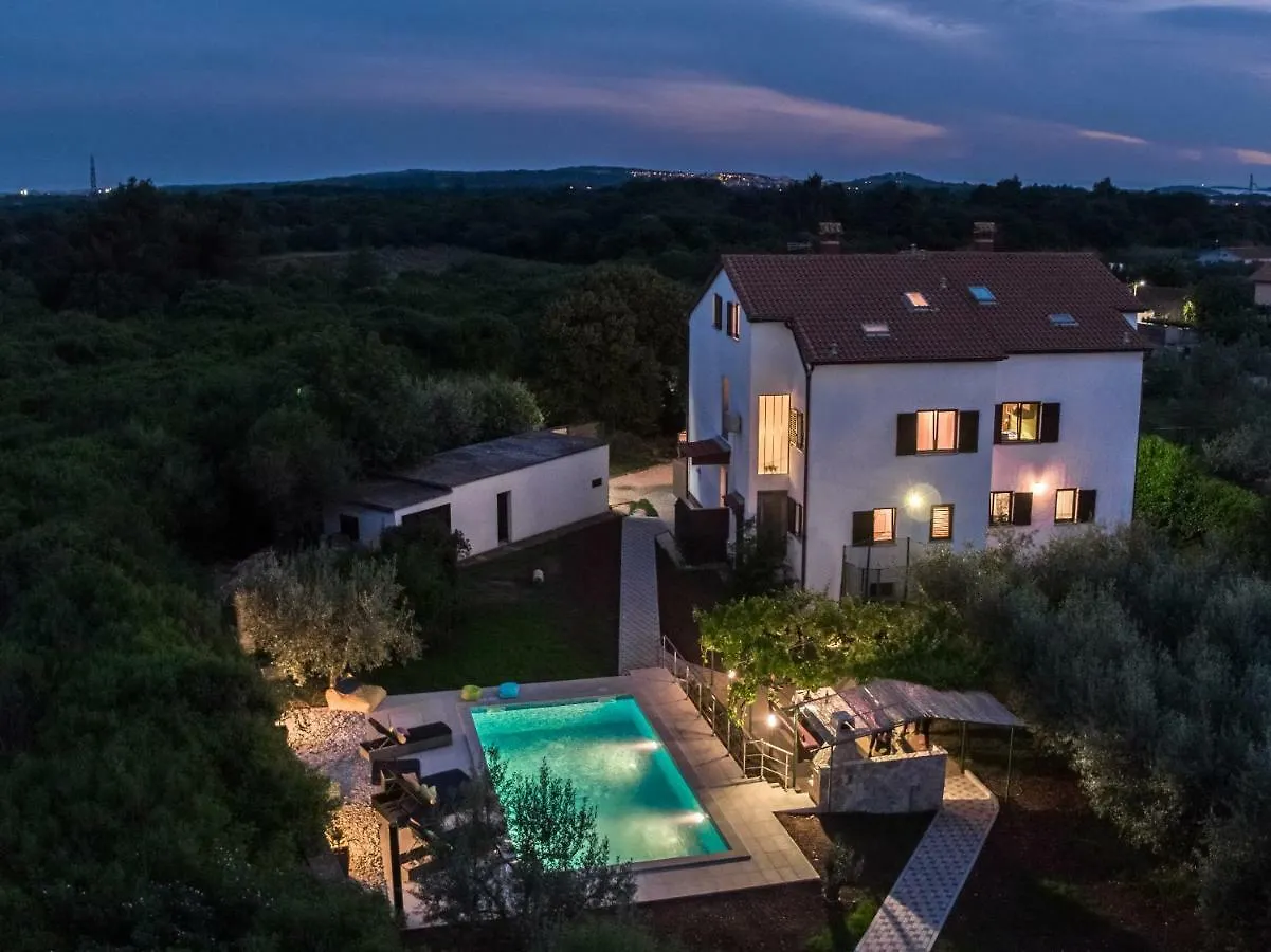Holiday Home Mara Fondole