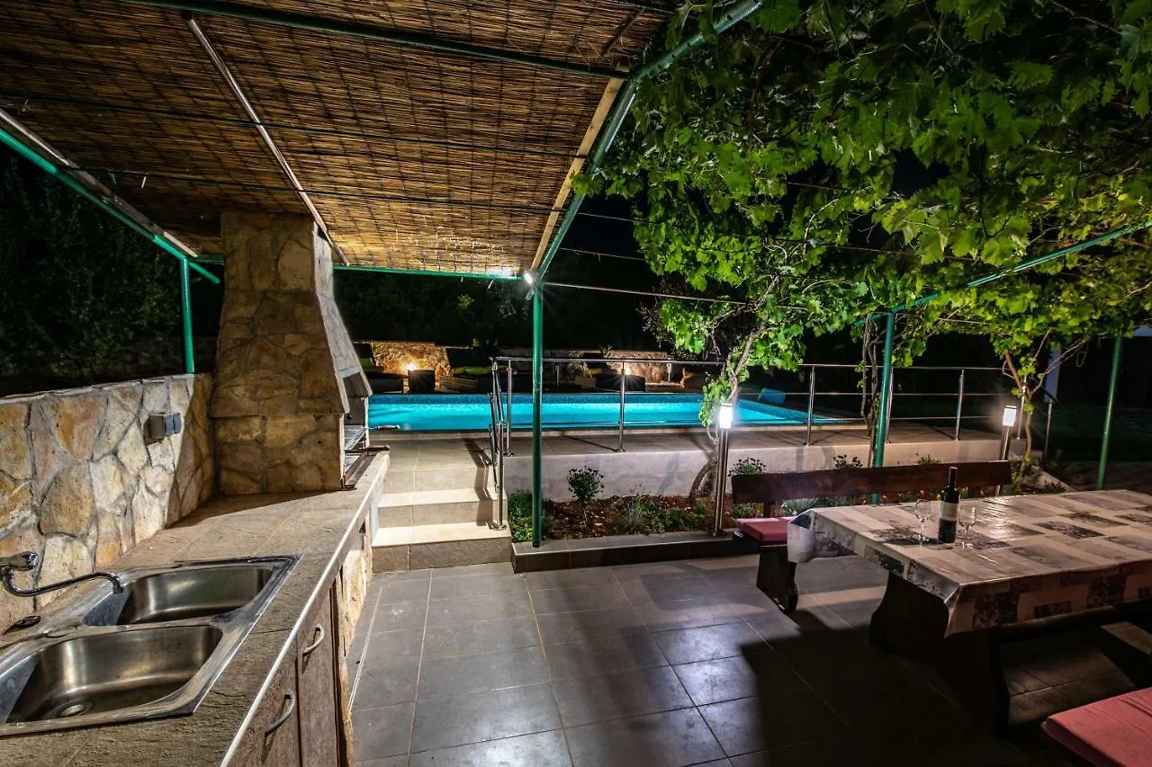 Holiday Home Mara Fondole